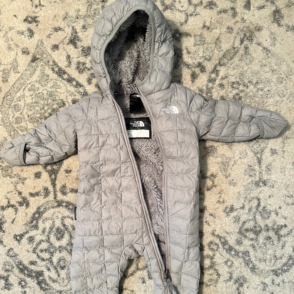 The north face infant bunting / snow suit
